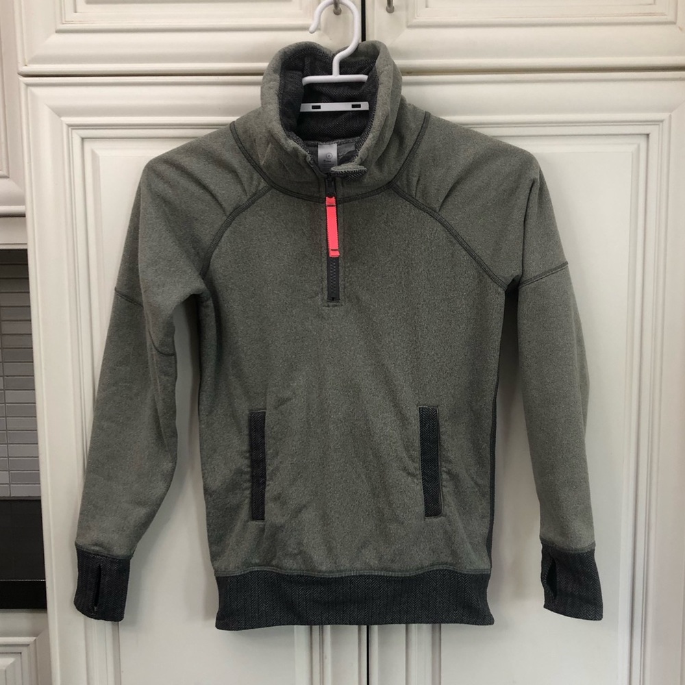FLEECE Ivivva by Lululemon girl’s sherpa / sweater 🍋